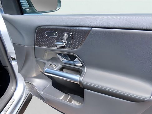 New 2025 Mercedes-Benz GLA 250 4MATIC image 24