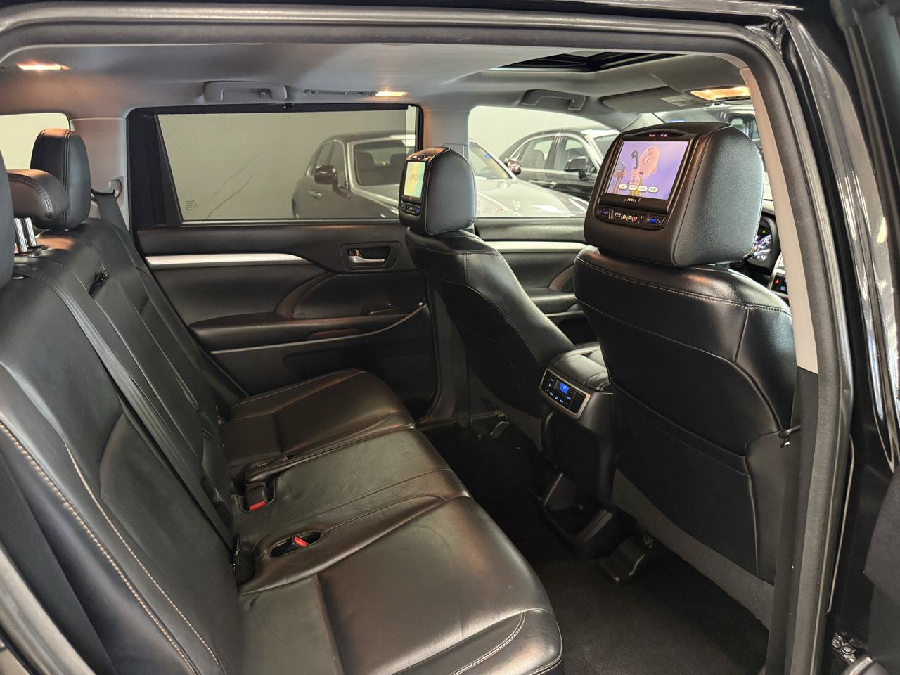 Used 2016 Toyota Highlander XLE AWD/4WD image 29