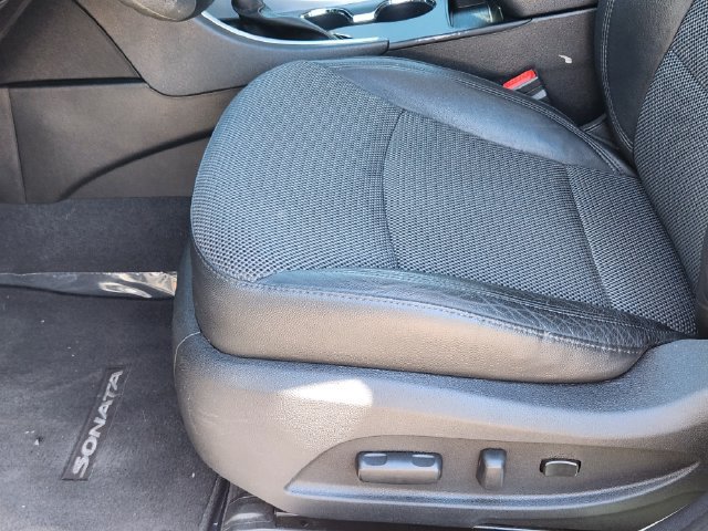 Used 2012 Hyundai Sonata SE FWD image 8