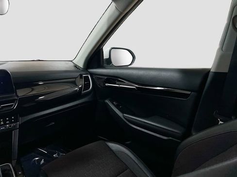 Certified 2024 Kia Seltos S image 23