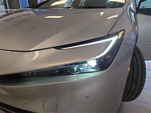 Used 2025 Toyota Prius Plug-In Hybrid image 29