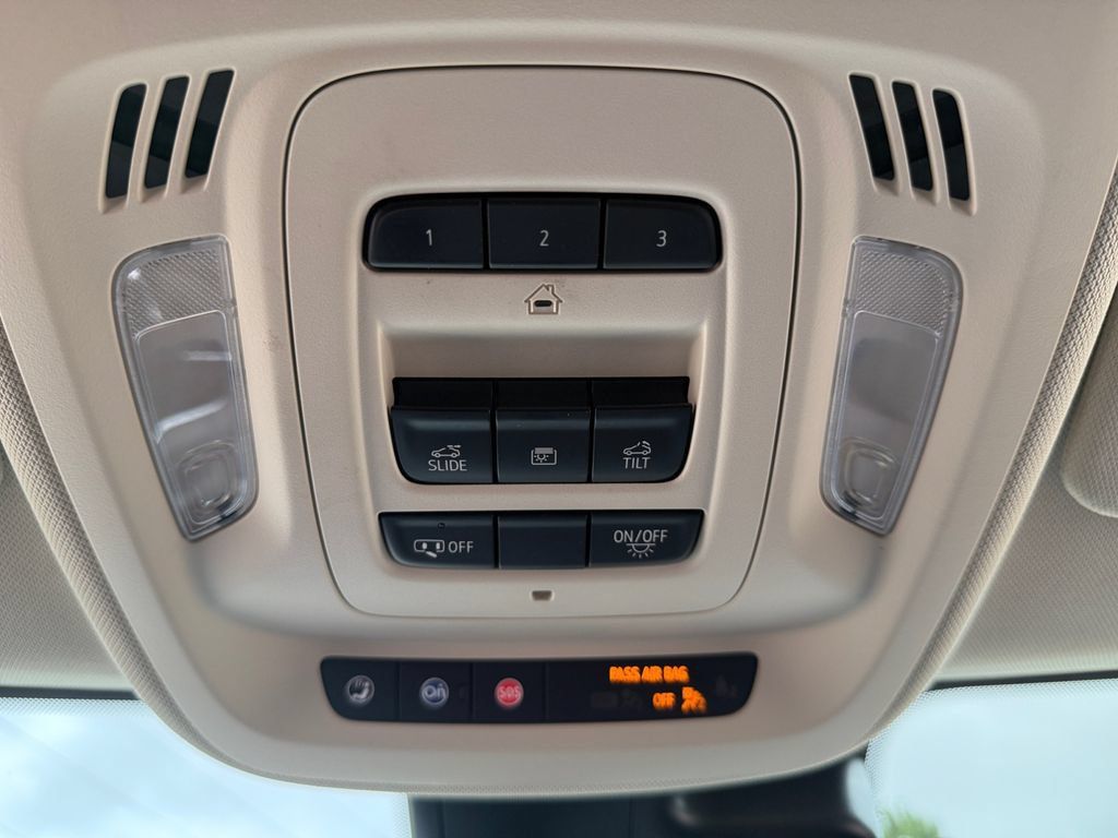Used 2023 Buick Envision Avenir AWD/4WD image 52