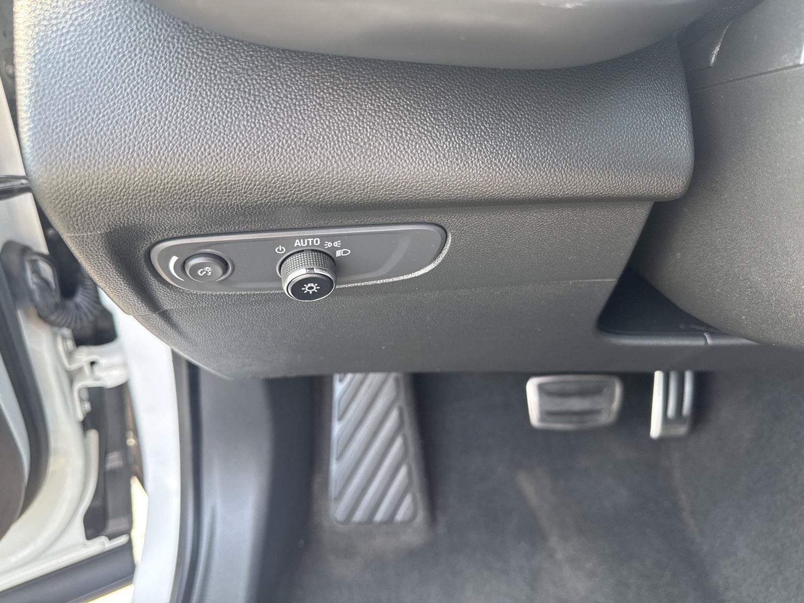 Used 2023 Buick Envision Preferred FWD image 23