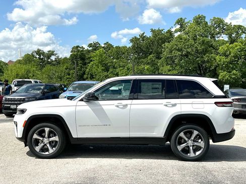 New 2026 Jeep Grand Cherokee Limited image 12