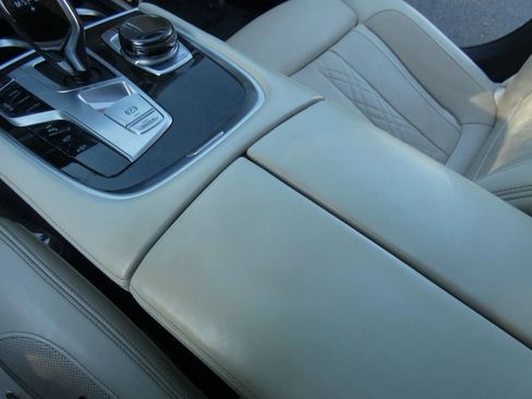 Used 2016 BMW 750i xDrive image 61