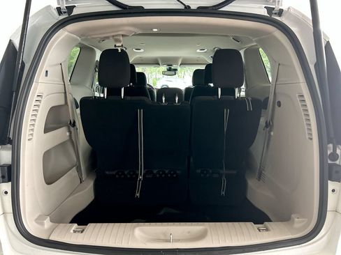 Used 2023 Chrysler Voyager LX FWD image 35