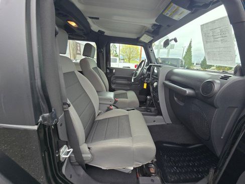 Used 2009 Jeep Wrangler X AWD/4WD image 12