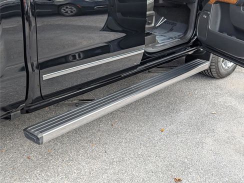 Used 2018 Chevrolet Silverado 1500 High Country w/ High Desert Package image 9