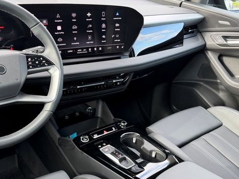 Certified 2025 Audi Q6 e-tron Premium Plus w/ Premium Plus image 21