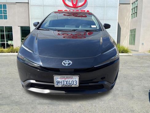 Used 2023 Toyota Prius LE image 3