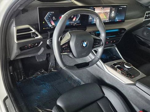 Used 2025 BMW 330i Sedan w/ Premium Package RWD image 10