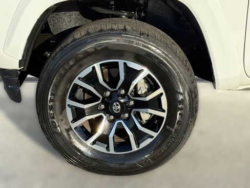 Certified 2022 Toyota Tacoma TRD Sport w/ Technology Package image 12