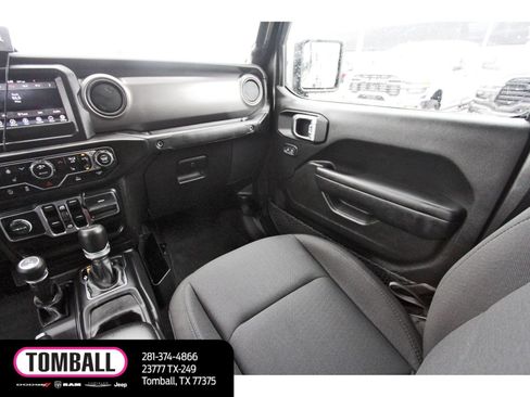 Used 2023 Jeep Gladiator Sport AWD/4WD image 11