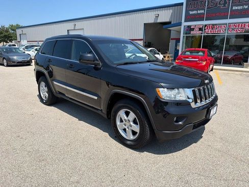 Used 2012 Jeep Grand Cherokee Laredo AWD/4WD image 2