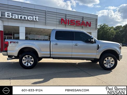 Used 2021 Ford F250 Platinum w/ FX4 Off-Road Package AWD/4WD image 7