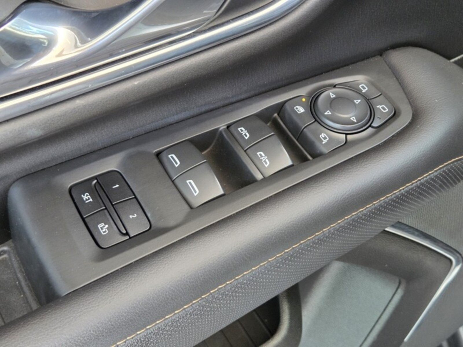 Used 2021 GMC Yukon AT4 w/ AT4 Premium Plus Package AWD/4WD image 27