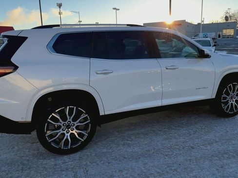 New 2026 GMC Acadia Denali Ultimate w/ LPO, Floor Liner Package image 9