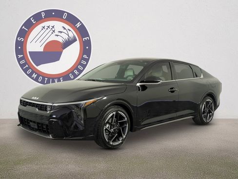 New 2026 Kia K4 GT-Line image 2