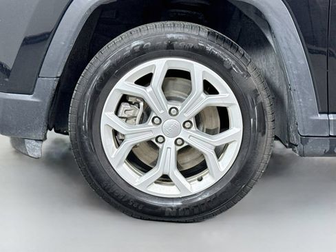 Used 2024 Jeep Compass Latitude AWD/4WD image 10