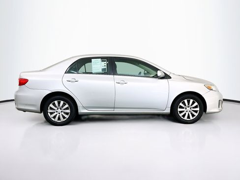 Used 2013 Toyota Corolla LE image 10