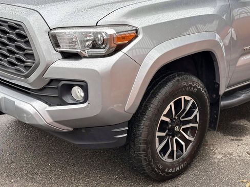 Used 2021 Toyota Tacoma TRD Sport w/ TRD Premium Sport Package AWD/4WD image 8