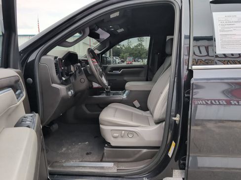 Used 2023 GMC Sierra 1500 SLT w/ SLT Premium Package RWD image 10
