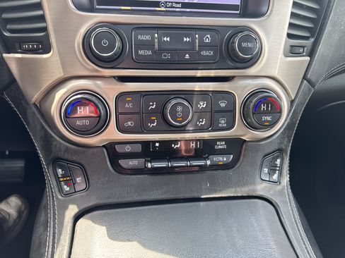 Used 2016 GMC Yukon XL Denali w/ Open Road Package AWD/4WD image 25