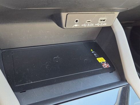 Used 2025 Subaru Forester Limited image 24