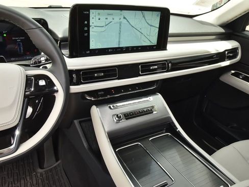 New 2026 Lincoln Aviator AWD image 27