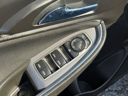 Used 2020 Chevrolet Malibu LT image 17