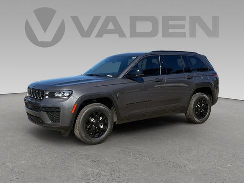 New 2026 Jeep Grand Cherokee Altitude AWD/4WD image 25