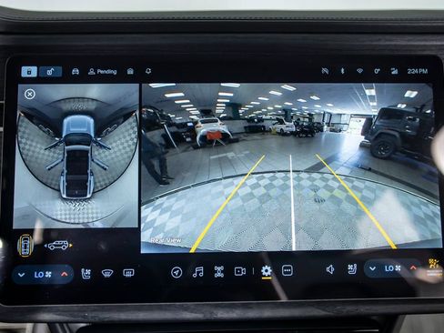 Used 2023 Rivian R1S Adventure image 38