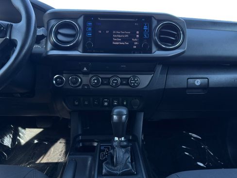 Used 2019 Toyota Tacoma TRD Sport w/ Technology Package AWD/4WD image 11
