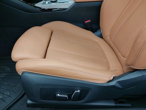 Used 2025 BMW 230i 230i w/ M Sport Package image 28