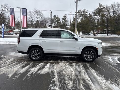 Used 2024 Chevrolet Tahoe LT w/ LT Signature Package image 5
