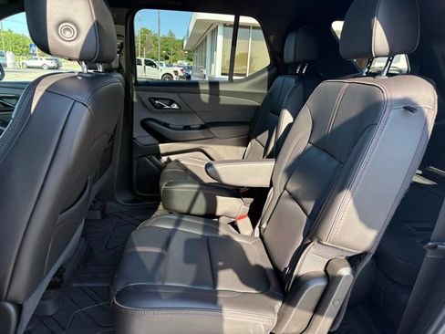 Used 2023 Chevrolet Traverse RS AWD/4WD image 20
