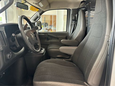 Used 2024 Chevrolet Express 2500 w/ Driver Convenience Package RWD image 18