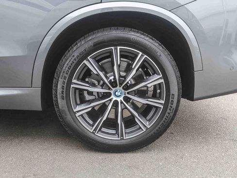 Used 2025 BMW X5 xDrive50e w/ Executive Package image 8