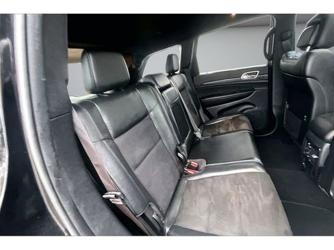 Used 2021 Jeep Grand Cherokee Laredo X image 24