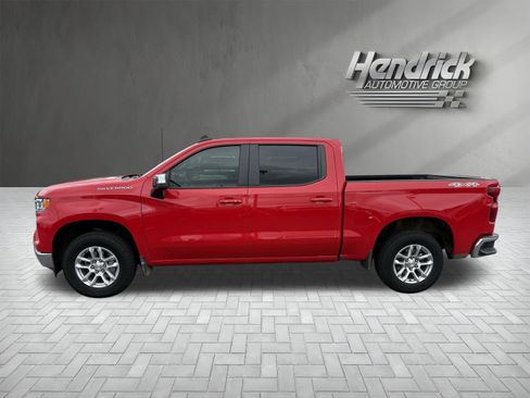 Used 2024 Chevrolet Silverado 1500 LT w/ Leather Package AWD/4WD image 7