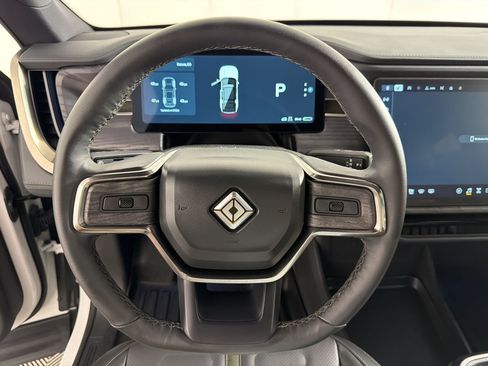 Used 2025 Rivian R1S Adventure AWD/4WD image 11