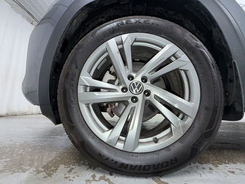 Used 2024 Volkswagen Atlas Cross Sport SEL R-Line AWD/4WD image 11