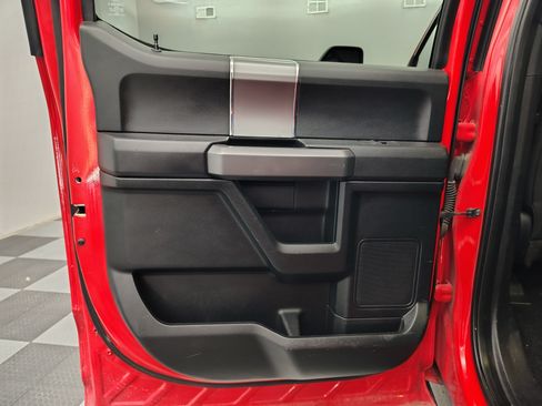 Used 2015 Ford F150 XLT w/ Equipment Group 302A Luxury AWD/4WD image 12