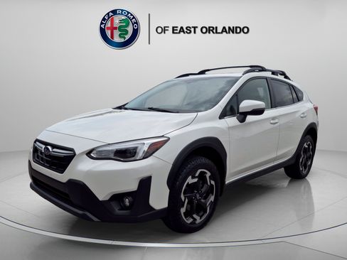Used 2022 Subaru Crosstrek 2.5i Limited w/ Moonroof Package 2 AWD/4WD image 3