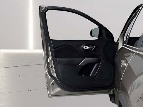 Used 2021 Jeep Cherokee Latitude image 39