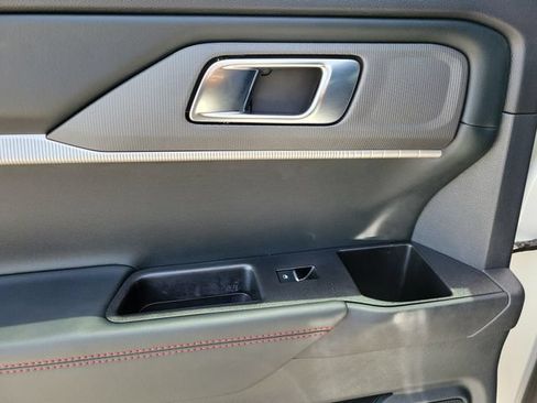 Certified 2025 Ford Explorer ST-Line w/ Premium Package RWD image 12