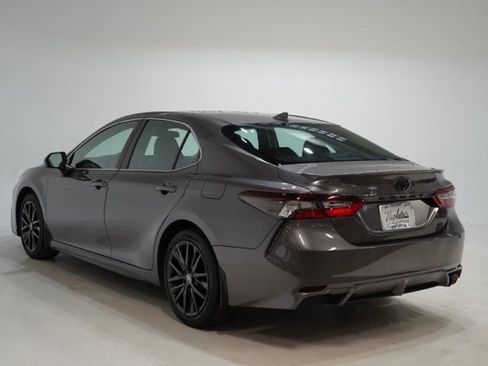 Used 2023 Toyota Camry SE image 6