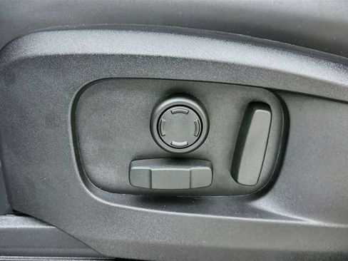 Used 2026 Land Rover Defender 110 S AWD/4WD image 32