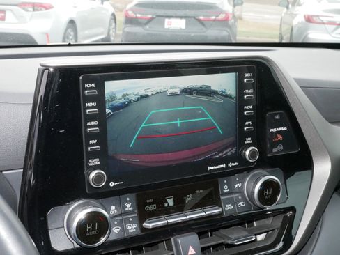 Certified 2022 Toyota Highlander LE image 31