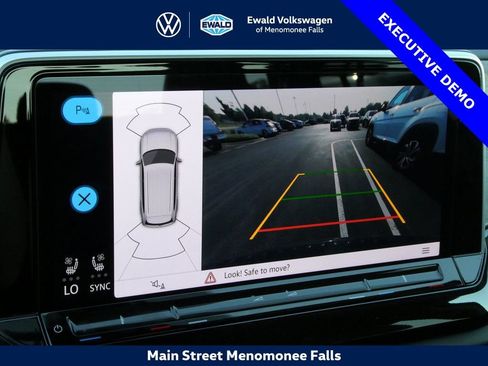 Certified 2025 Volkswagen Atlas SE image 7
